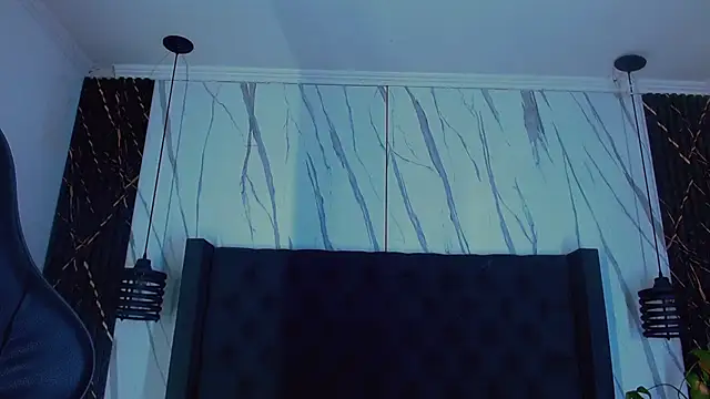Angel_foxc13 live sex cam
