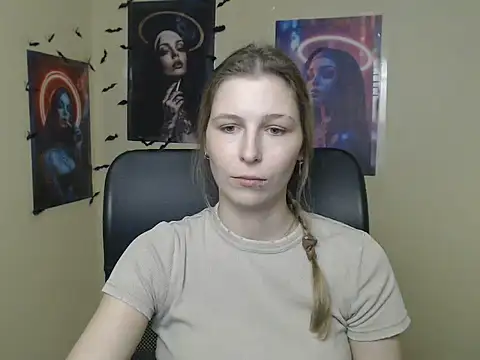 StrangerGi live cam preview