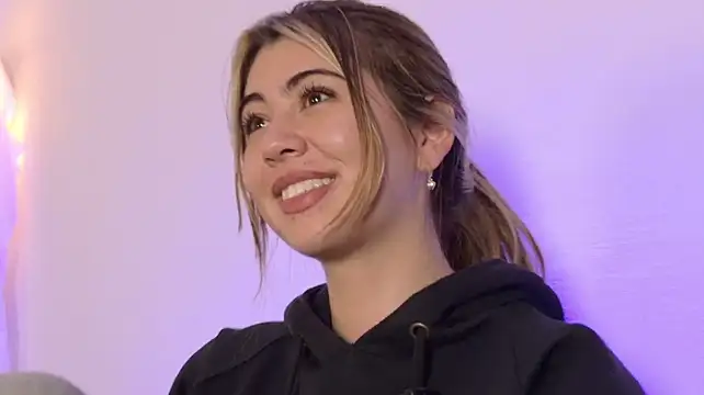 Zoe_Benson live cam preview