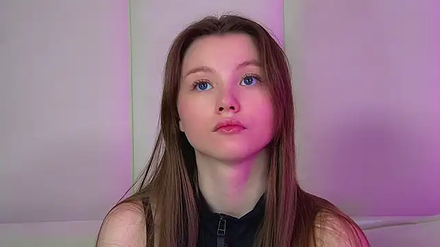 KeiraAsti live cam preview