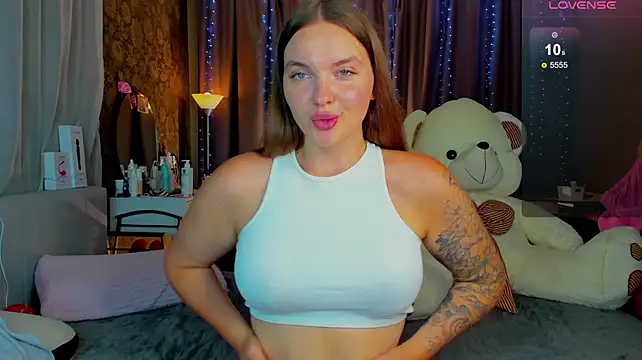 LeyaKale live cam preview