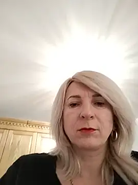 AhlyssaLove1155 live cam preview