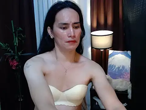 HornyKerujieTrans live cam preview