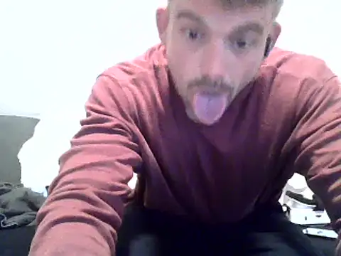 Cambitchboy live cam on StripChat