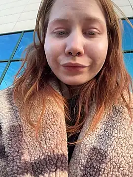 slaviccandy (F young) - flash boobs in the public park