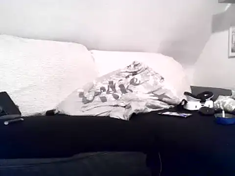 Cambitchboy live cam preview