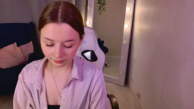 RileyBloomss live cam preview