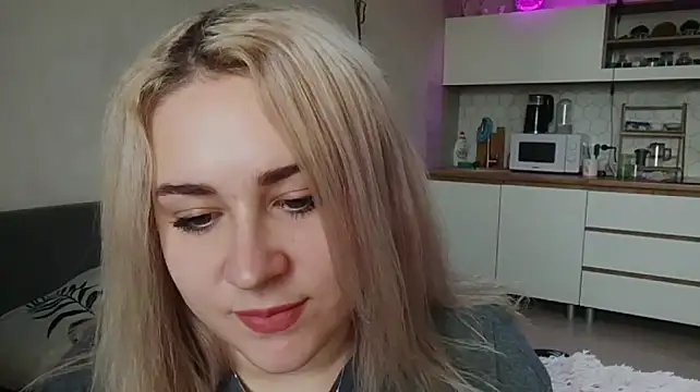 IsaWhitton live cam on StripChat