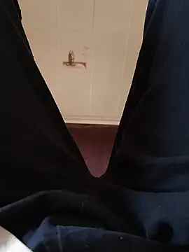 LookingForFemalePartner live sex cam