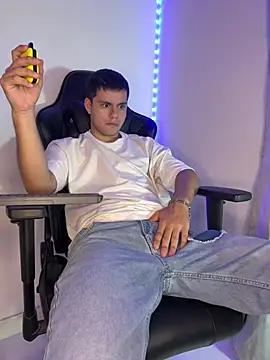 Liam_Mateo webcam
