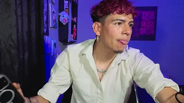 MikeyKuro on Stripchat