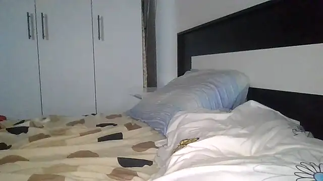 petite_danielle live cam preview