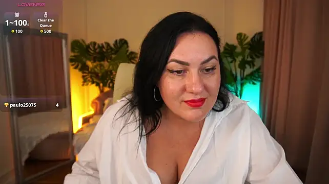 VelvetLuck curvy Lovense cam