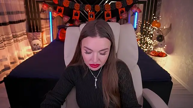 EmilyySecret SC spy show room