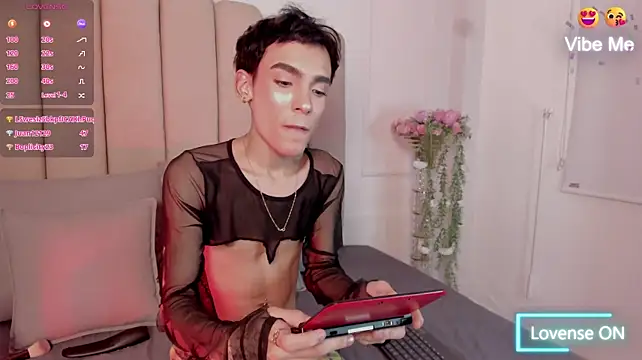 andy_vergara1 (M twink) - Bouncing my hard bigcock on ur face✨
