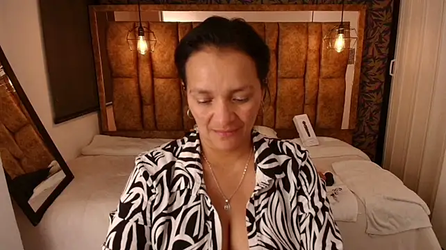 MarilynMiilf_ live cam on StripChat