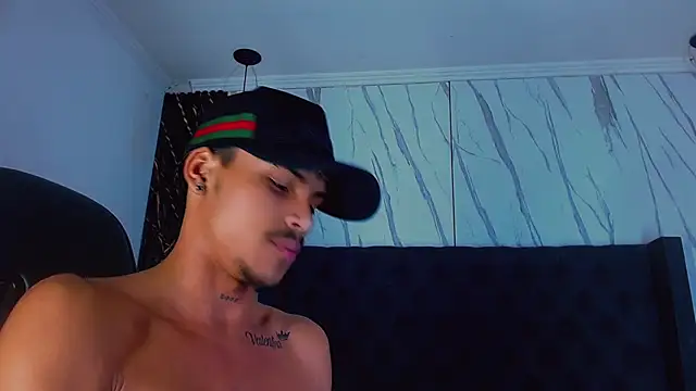 Angel_foxc13 live cam preview