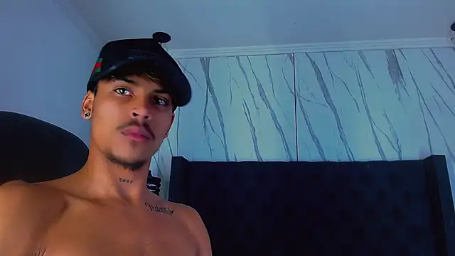 Angel_foxc13 live cam preview
