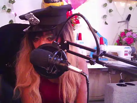 Anaconda2350 live cam on StripChat