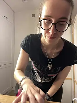 MartiniiSelenna live cam on StripChat
