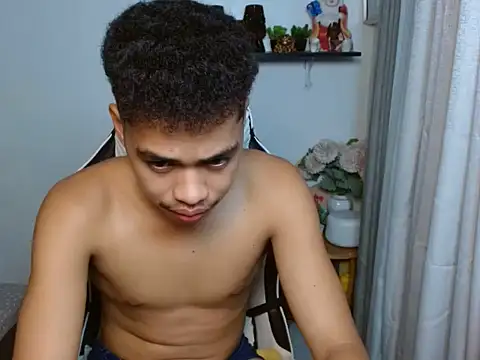 curlyasian_njxx live cam preview