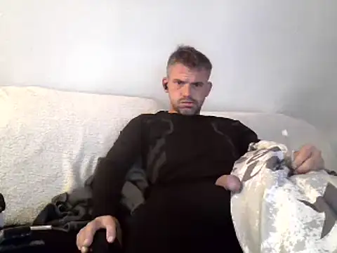 Cambitchboy live cam on StripChat