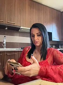 Hotmomcheckk_