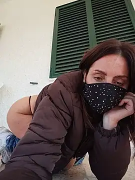 Akemi_rossi live sex cam