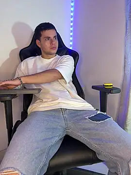 Liam_Mateo webcam