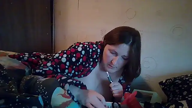 AllaSowinskaya live cam on StripChat