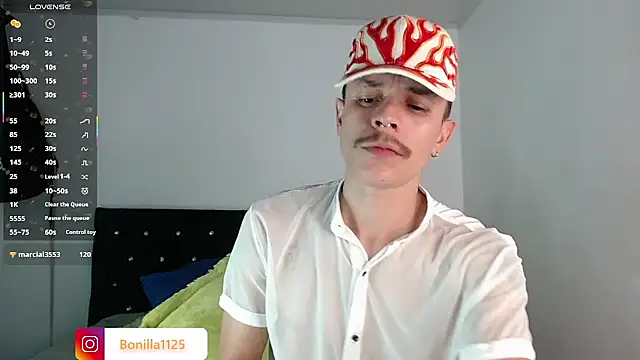 PaleVibes live cam preview
