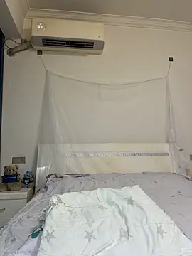 llkiki снимок онлайн-комнаты на Stripchat