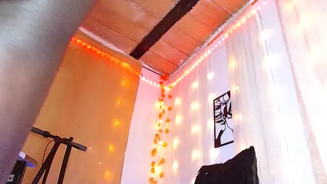 angel_bonbom webcam