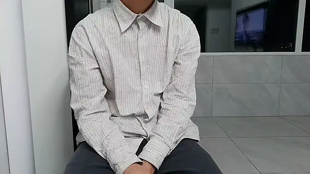 nole_china7 (Ask my age) - Talk ​and ​Fun 来聊天，来玩耍