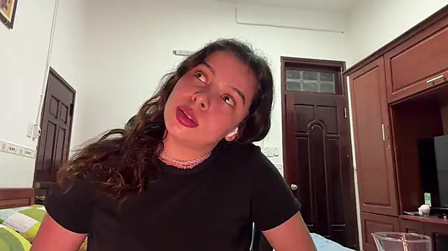 KayleneLoukanis live cam preview