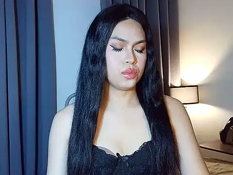 MistressLuna1 live cam on StripChat