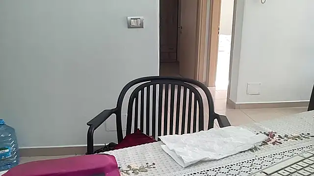 coach-karl live cam preview