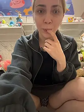 Sunny___Bunny live cam on StripChat
