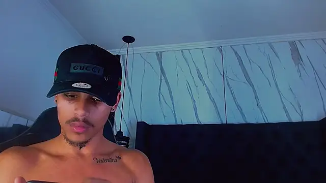 Angel_foxc13 live cam preview