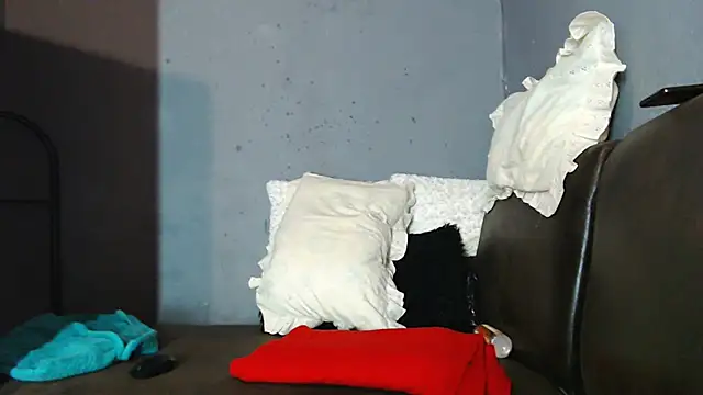 CreamyMilf_Juice01 live cam on StripChat