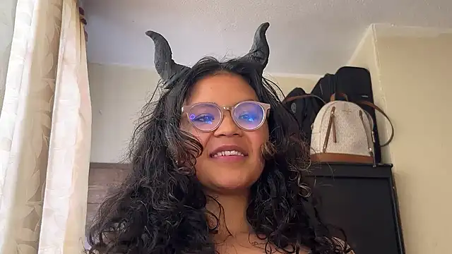 You_Ana31 live cam on StripChat