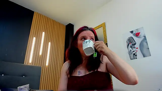 CloeMature live cam on StripChat