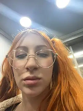 DaddysLittleSlutfox webcam