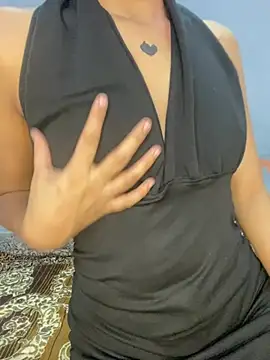 hot_anayaa