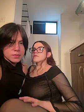 Daphne_and_Roger_ webcam
