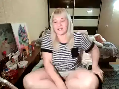 Lia_Laguna77 live cam preview