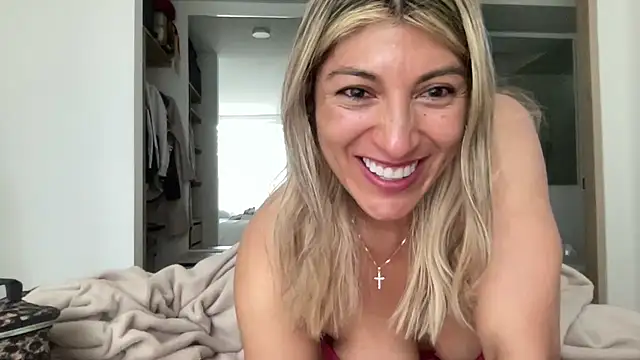 LunaBeya live cam preview