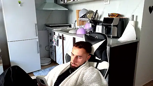 RyanStorm_ live cam preview
