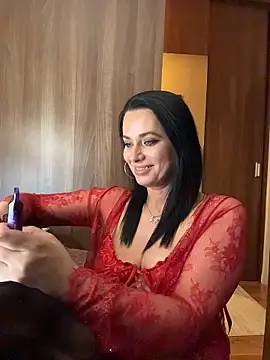 Hotmomcheckk_ live cam on StripChat