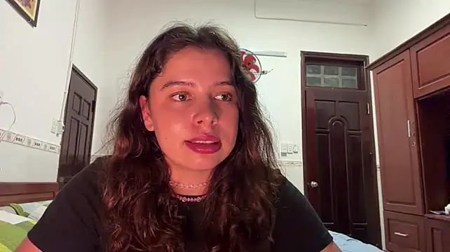 KayleneLoukanis live cam preview